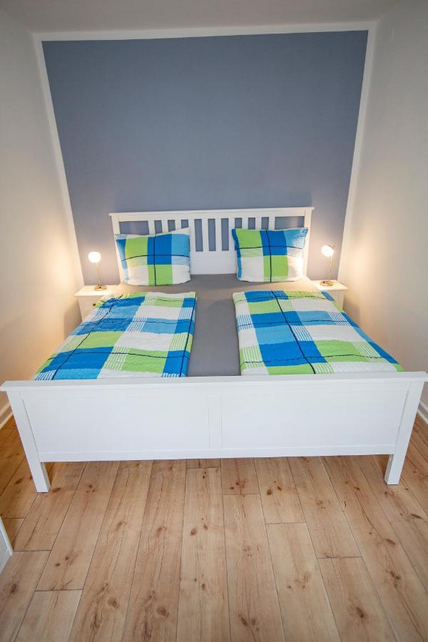 Apartment Mit Kleinem Innenhof Im Erdgeschoss Fuer Bis Zu 4 Personen Klotten Ngoại thất bức ảnh